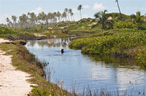 Manda nudes! Conheça algumas praias de nudismo no Brasil e。